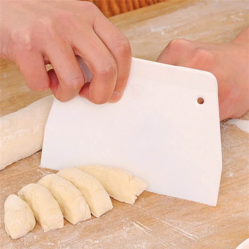1 grattoir à pâte en plastique - Bench Scraper Dough avis et prix