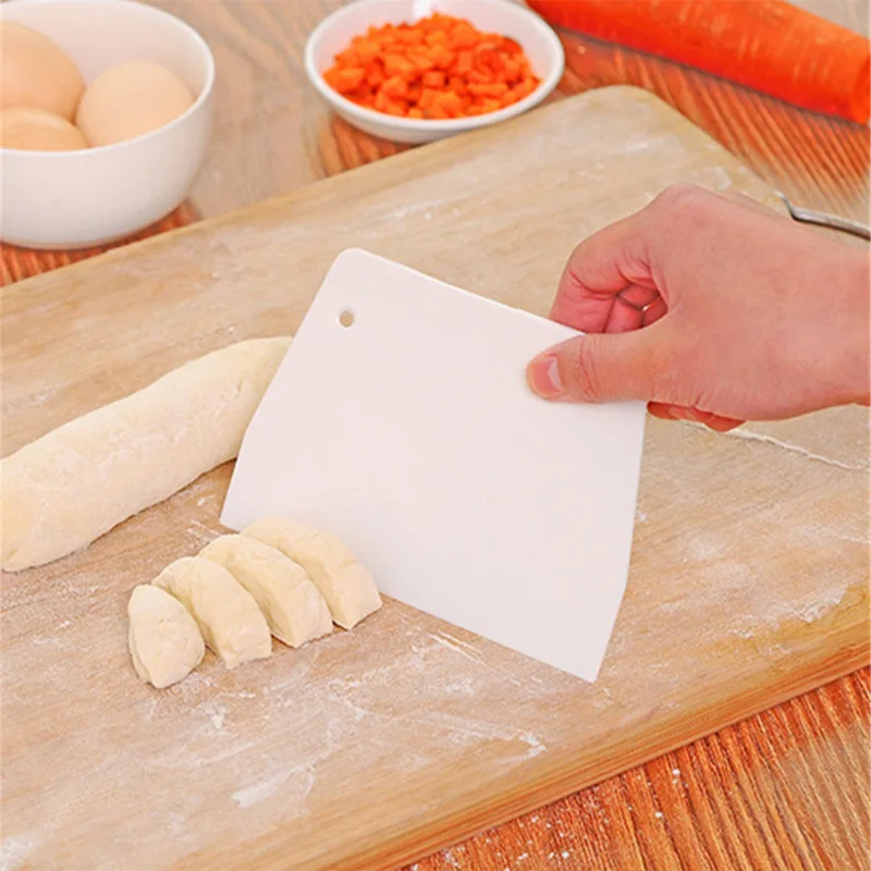 1 grattoir à pâte en plastique - Bench Scraper Dough avis et prix