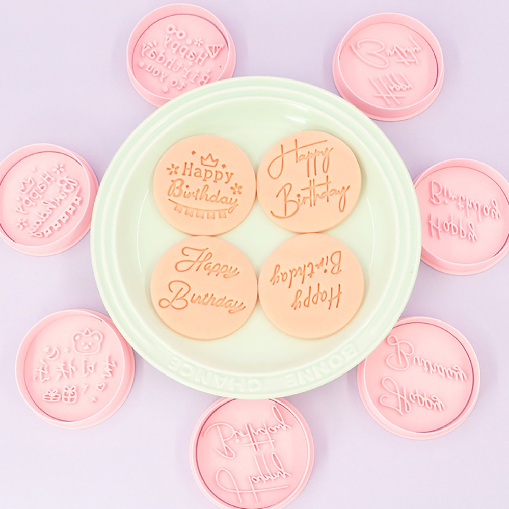 Emporte-pièces Joyeux Annivers - Kitchen Baking Molds avis et prix