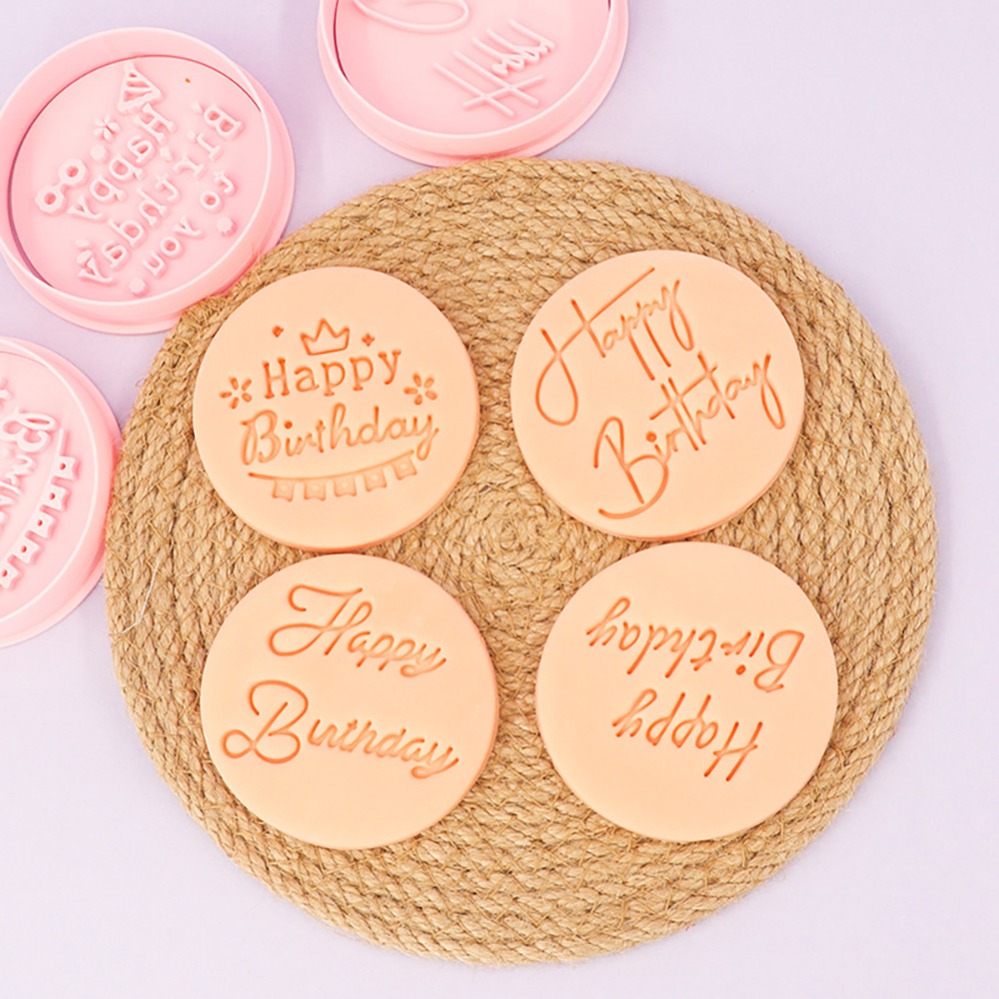 Emporte-pièces Joyeux Annivers - Kitchen Baking Molds avis et prix