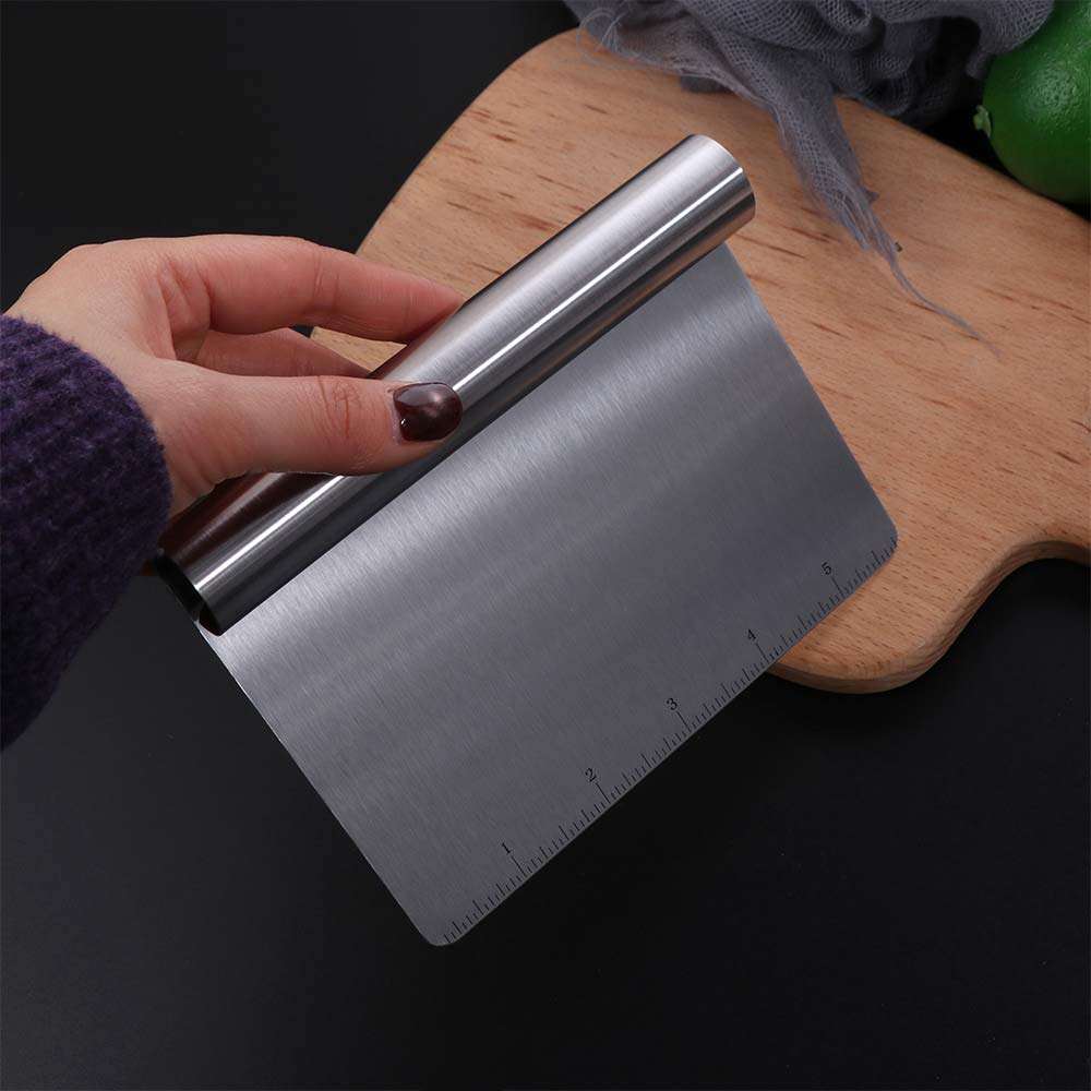 Coupe-pâte multifonctionnel en - Bench Scraper Dough avis et prix