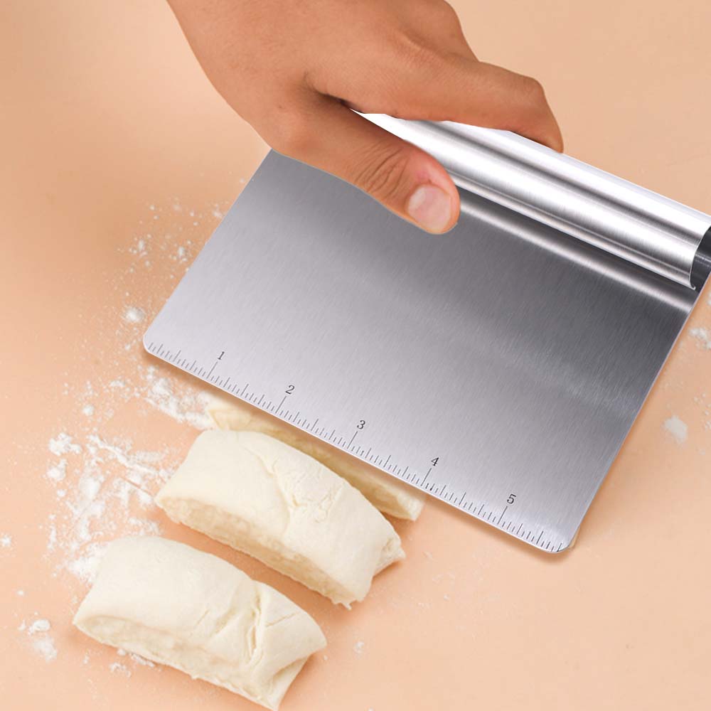 Coupe-pâte multifonctionnel en - Bench Scraper Dough avis et prix