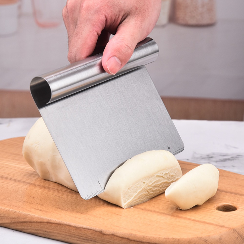 Coupe-pâte multifonctionnel en - Bench Scraper Dough avis et prix